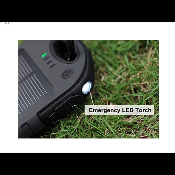 NEW Outdoor Solar Chargers📱1/$6, 2/$11 or 3/$15🌞 - Picture 4 of 8